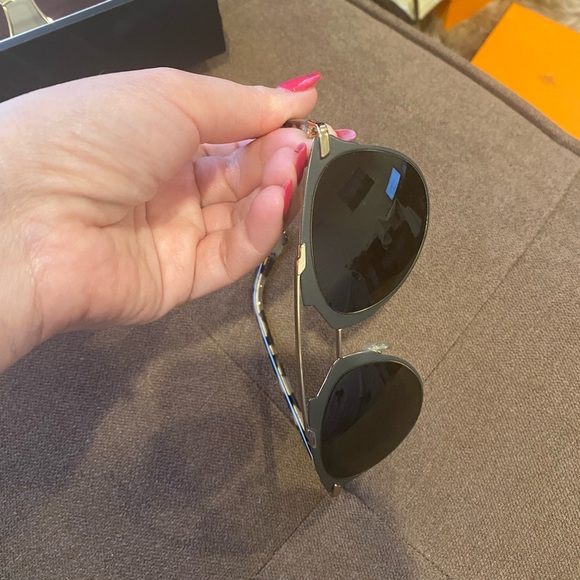 Preowned authentic Dior sunglasses - Picture 6 of 7